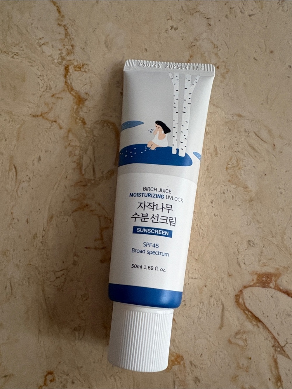 ROUND LAB Birch Juice Moisturizing UV LOCK SPF 45- OPENED